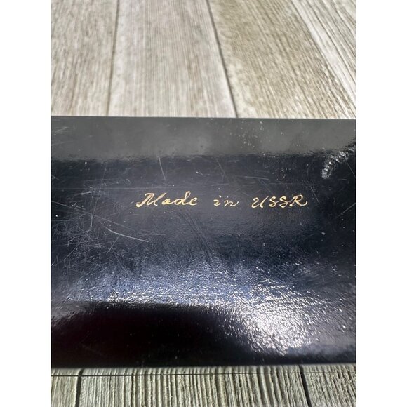 Vtg Russian Lacquered Trinket Jewelry Box Wood Painted Woman Black Hinged Lid 4" - Picture 8 of 15